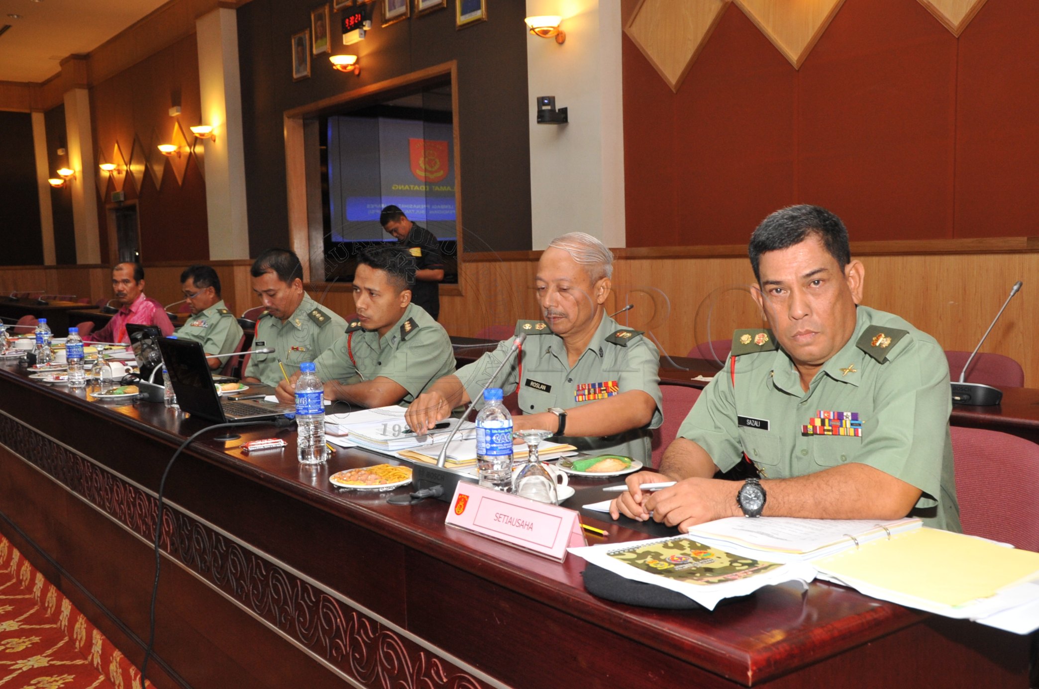 PRO 14 02 PALAPES PRO 2816